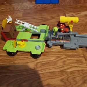 PAW Patrol, Marshall’s Ride ‘n’ Rescue, Transforming 2-in-1 Playset n Firetruck